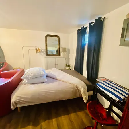 Studio Elegant Dans Avec Acces Piscine, A Deux Pas De Vichy
